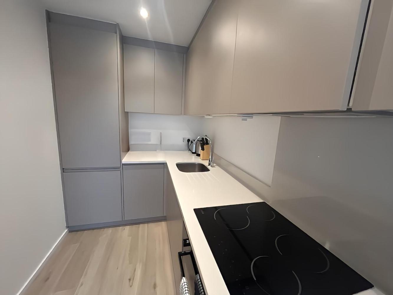 1Br Luxury Flat At Train Station - Long Stays Welcome - Just Ask Milton Keynes Dış mekan fotoğraf