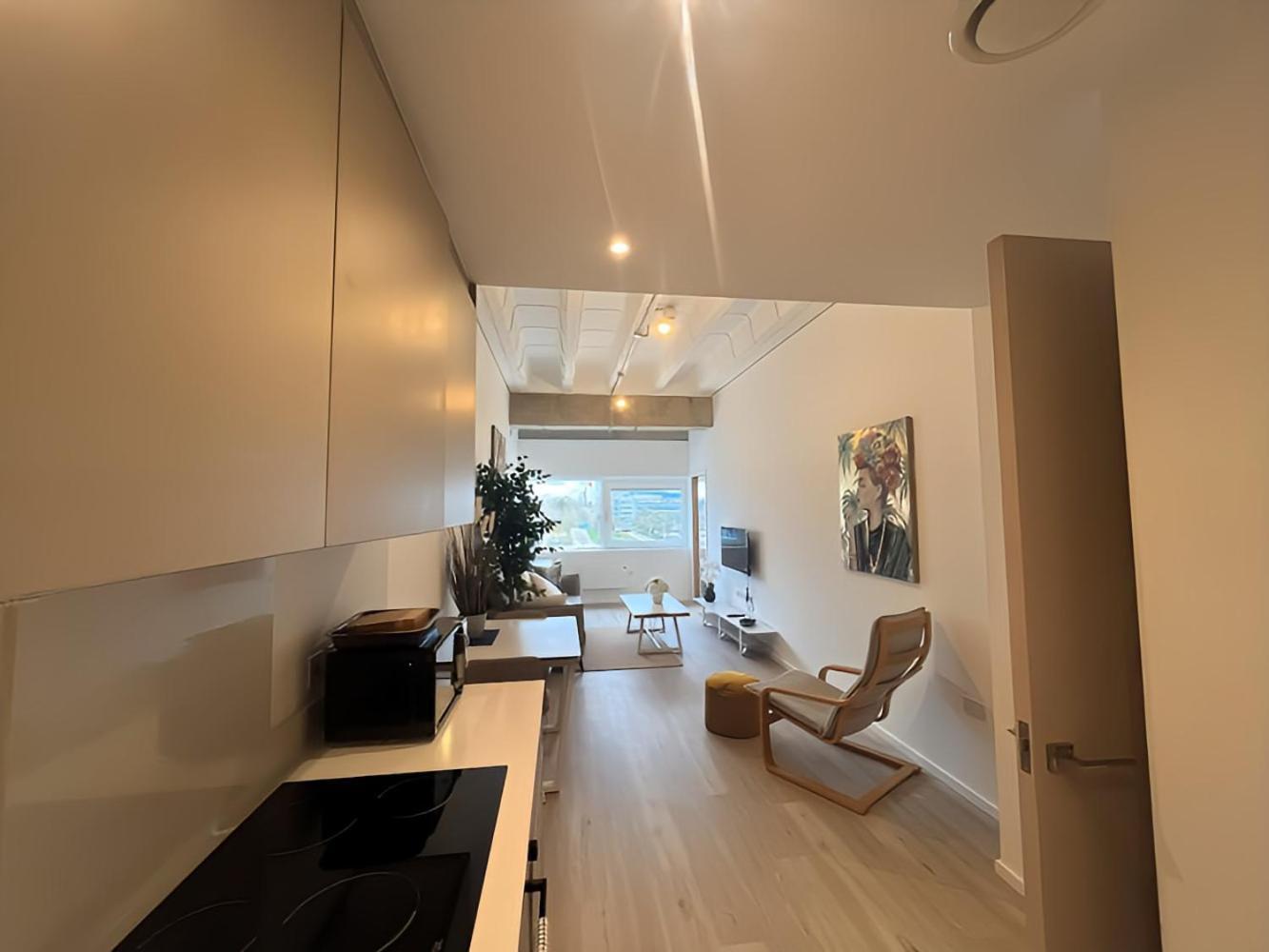 1Br Luxury Flat At Train Station - Long Stays Welcome - Just Ask Milton Keynes Dış mekan fotoğraf