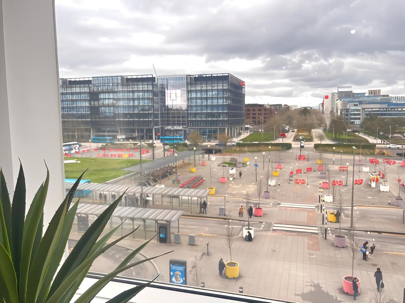 1Br Luxury Flat At Train Station - Long Stays Welcome - Just Ask Milton Keynes Dış mekan fotoğraf